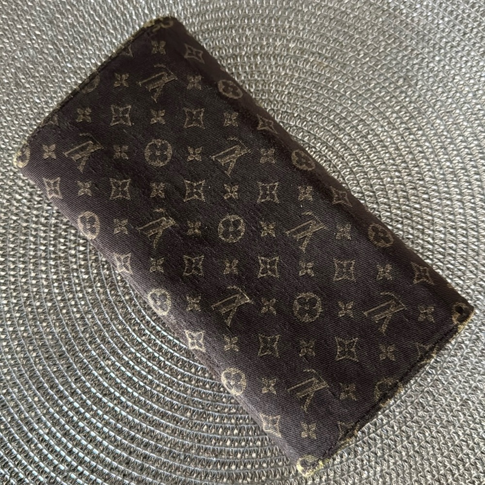 Authentic Louis Vuitton Monogram Mini Lin Brown Denim Sarah Wallet - Picture 4 of 16